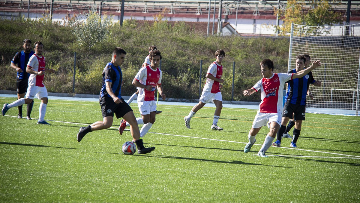 Herriko futbol kluben lau talde gehiago, zelaira