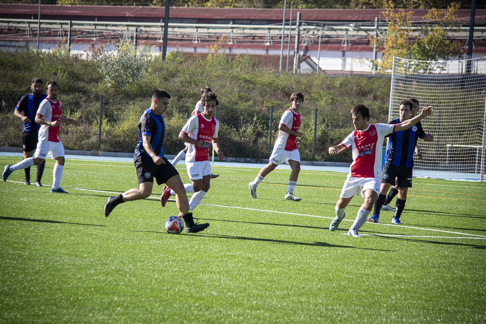 Herriko futbol kluben lau talde gehiago, zelaira