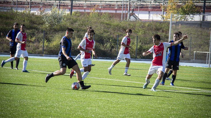 Herriko futbol kluben lau talde gehiago, zelaira