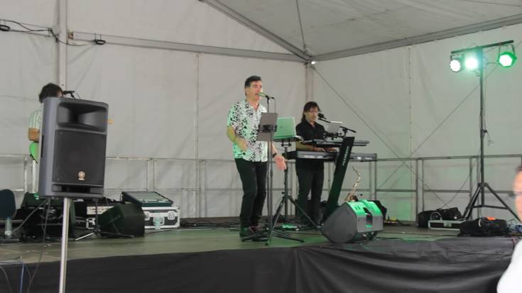 Tsunami orkestrak dantzan eta kantuan jarri du Isla plaza