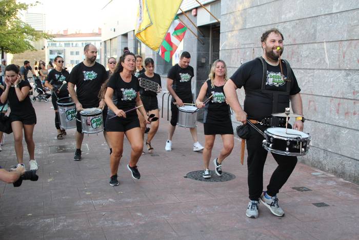 Aste kulturala: Dinbi Banda batukada taldearen emanaldia