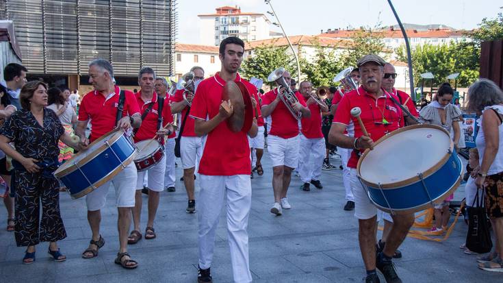 Oaintxe in deu! txarangak arratsaldeko txupinazoa ere girotu du