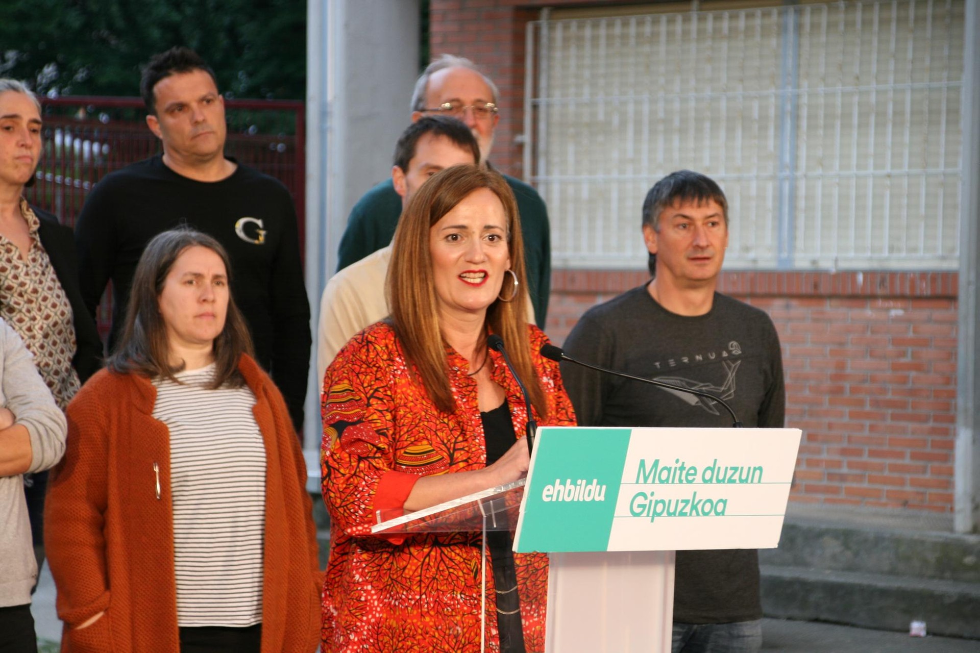 Lasarteoriatarrek bizitza duina izan dezaten lan egiteko konpromisoa agertu du EH Bilduko alkategai Esti Garmendia Arrietak