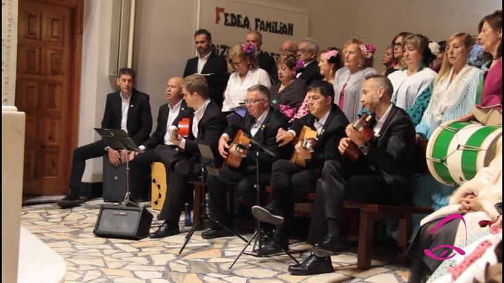 Koro Rozieroak musikatu du elizkizuna