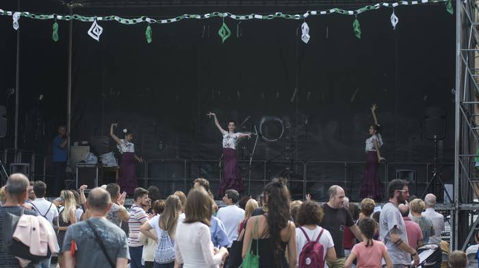 Ostiraletik aurrera andaluziar kulturak hartuko du Okendo plaza