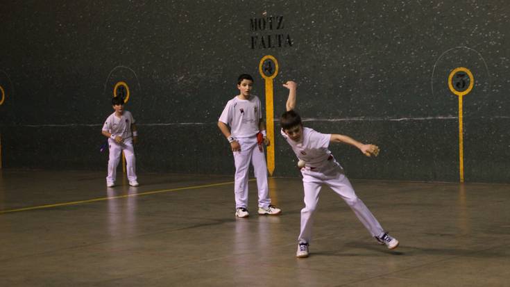 Intzako pilotariek denetariko emaitzak txapelketa ezberdinetako lehen jardunaldian