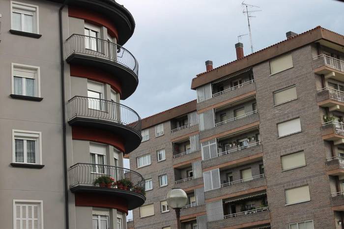 Etxebizitzaren desjabetzea pairatzen dutenentzat lokalak