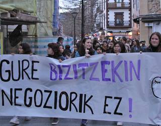Asunak talde feministaren jarduna berrartu dute