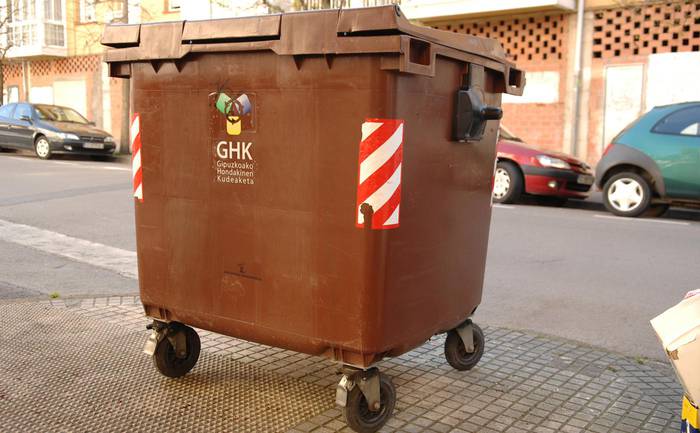 Edukiontzi marroia gertuago