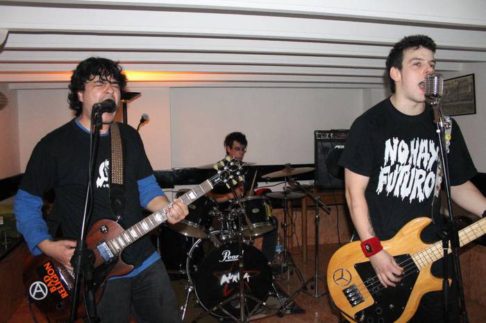 Multimusikala ez da hil!