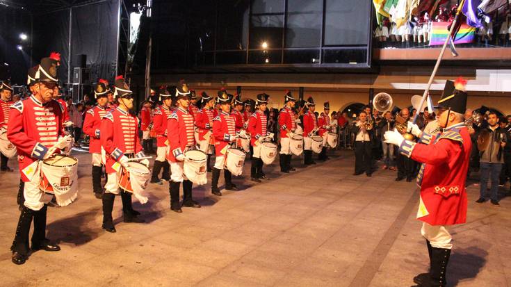 Sabela betetzeko zikiroa, danborrada eta lehenengo parranda gaua