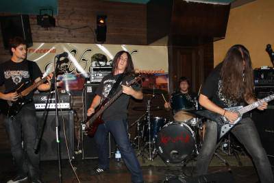 Metal doinuak ostiral gauean
Abend-en