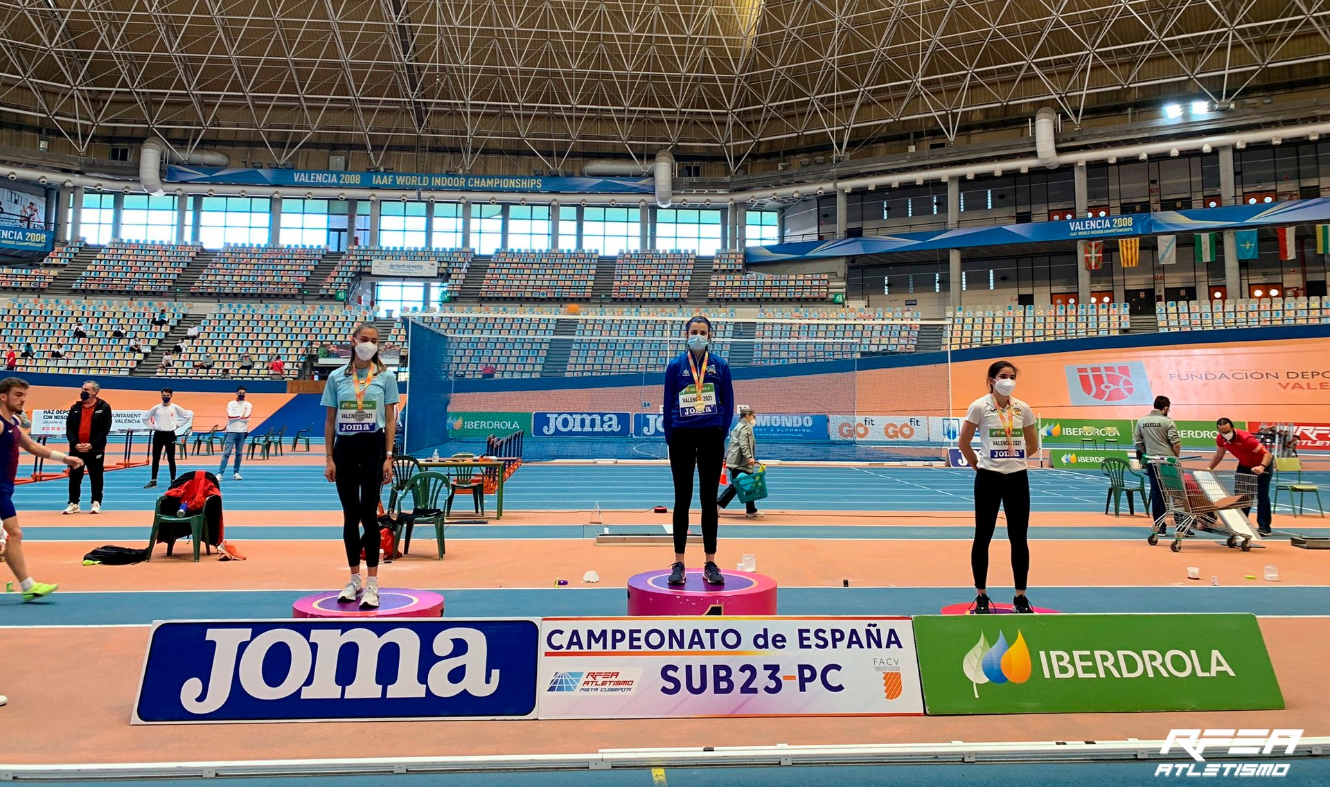 Ostadar SKTko atletek, bi urrezko domina poltsara