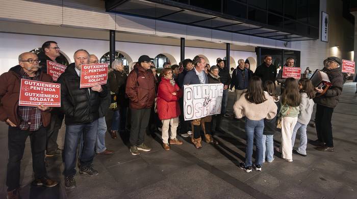 Pentsioak duinak eta behin betikoak izan daitezen
