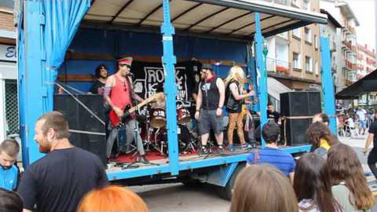 Sorgin Jaiaken erreferenteetako bat da Kamioi Rocka, festa alternatiboen hasierako ekintzetako bat
