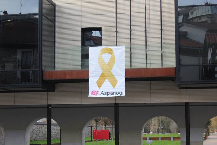 Haurren Minbiziaren Nazioarteko Eguna ikusarazteko