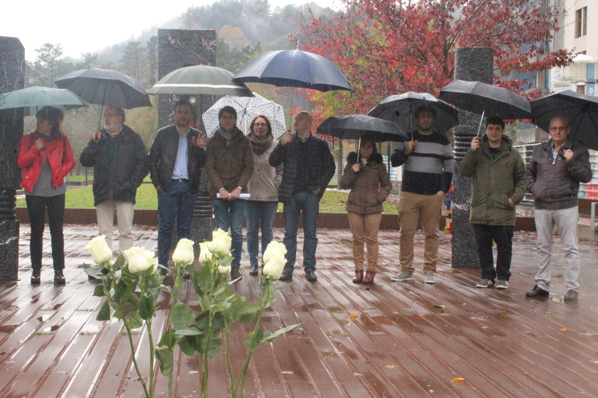 Memoria eguna ospatu du udal taldeak
