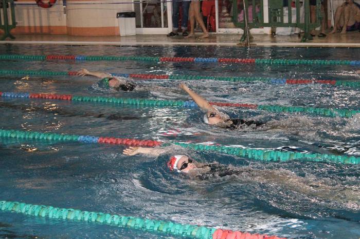 Buruntzaldeko igerilariak lehiatzeko prest