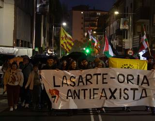 "Elkarrekin ekinda ateak itxiko dizkiogu oldarraldi faxistari"