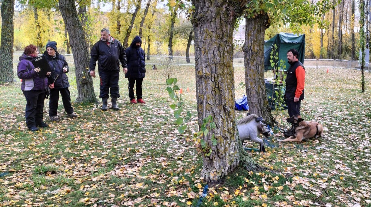 Xuhakan elkarteko ordezkariek lan ona egin dute Espainiako Kopan