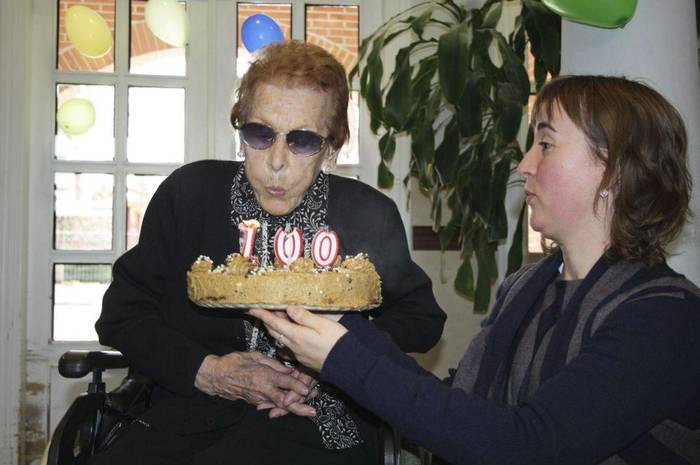 Rosario Galanek 100 urte bete ditu