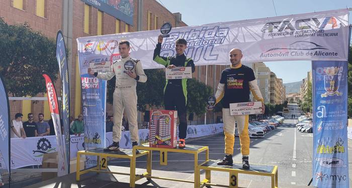 Aitor Manso Onilgo igoerako podiumean izan zen