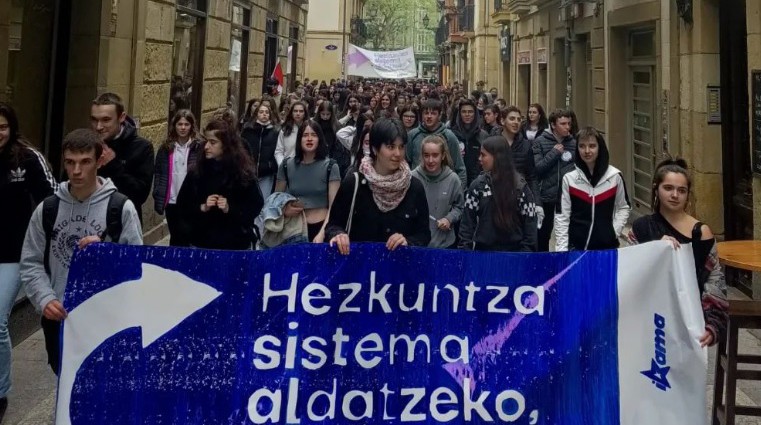 Buruntzaldeko Ikamak hezkuntza euskaldun baten aldeko mobilizazioetan parte hartzera deitu ditu herritarrak