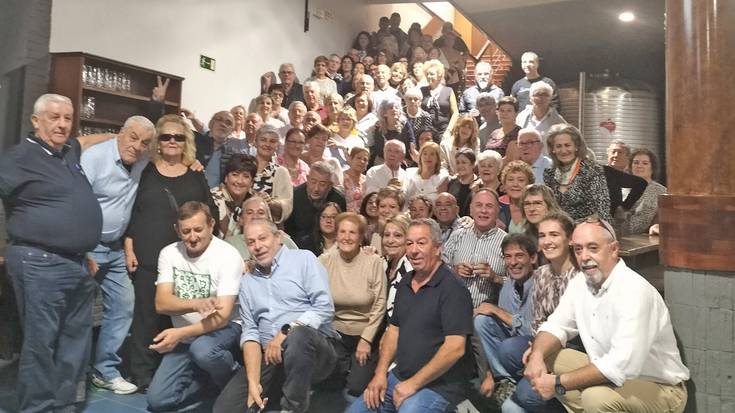 Urteroko ohitura berritu dute Torrecillas de la Tiesan jaiotakoek