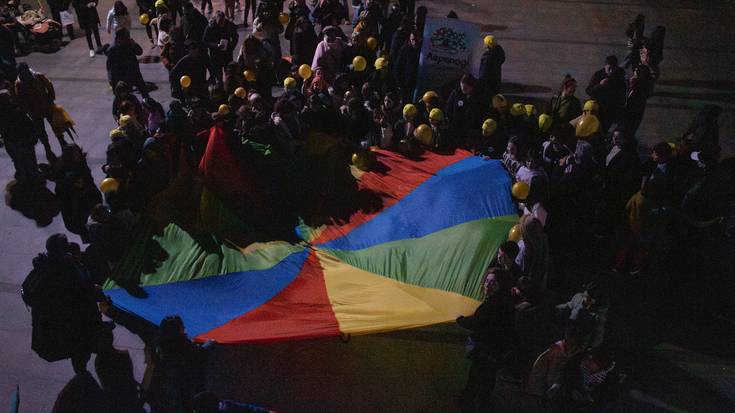 Piraten indarrak abordatu du herria