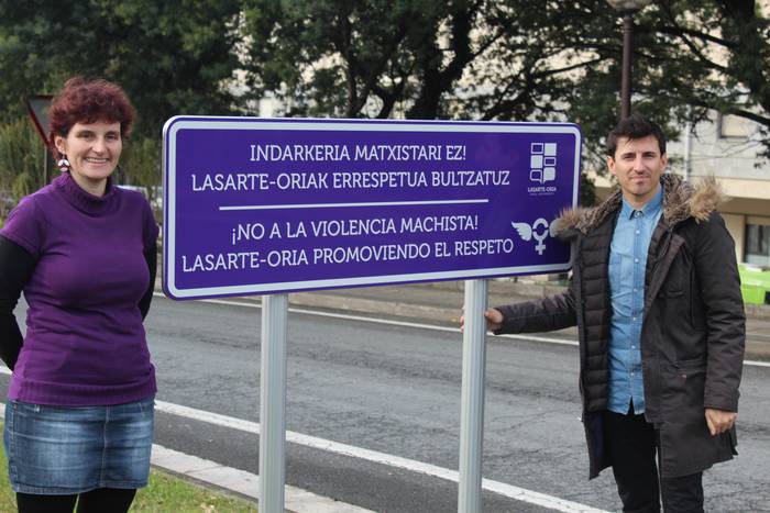 Indarkeria matxistarik onartzen ez duen herria dela iragartzeko seinaleak