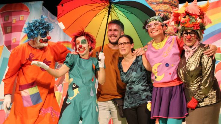 Urtebetetze festa berezia egin dute sudurgorriek kultur etxean