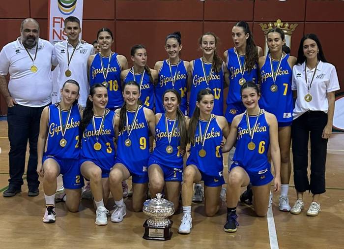 June Dominguez, Gipuzkoarekin txapeldun