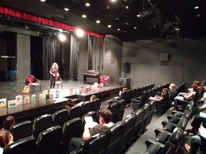 Intza Alkain: "Ederki pasako dugu hizkiei hozka eginez, familia giroan"