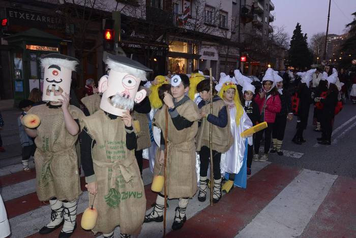 Mari Domingi eta Olentzeroren etorrera prestatzeko tailerra - Gazte  Kluba