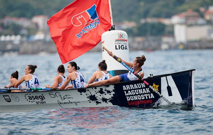 Herritarrak kide dituzten traineruek Donostiako arantza Zierbenan kendu zuten