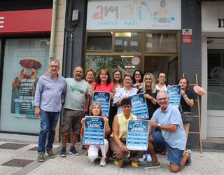 Stock Azokarekin ekingo dio Aterpeak ikasturte berriari