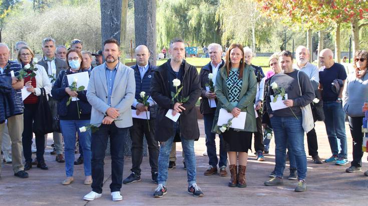 Desberdinen arteko elkarrizketa espazioen aldarria egin dute Memoriaren Eguneko ekitaldian