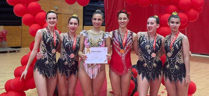 LOKEko gimnastak Izarrak Torneoko podiumera igo dira