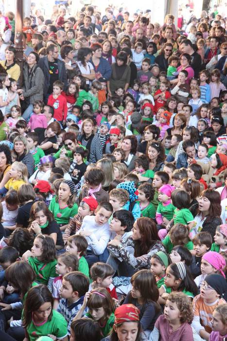 2008tik aurrera jaiotako haurren bataioa euskararen jaialdian