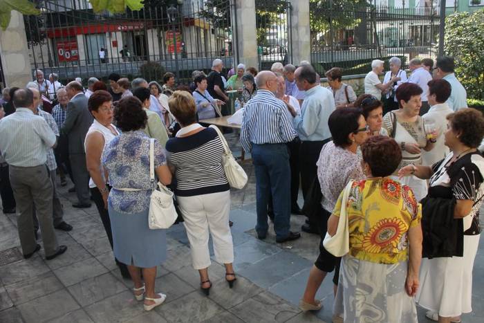 Meza eta hamaiketakoa Biyak Bat elkartearen urteurrenean