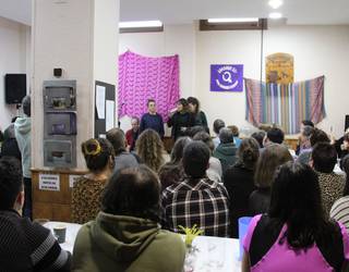 Salgai jarri dituzte bertso bazkari literariorako txartelak