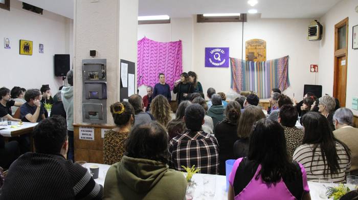 Salgai jarri dituzte bertso bazkari literariorako txartelak