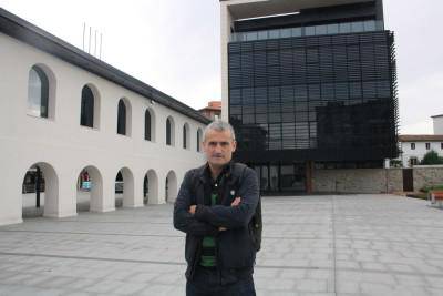 “Bertsoa eta zinema komunikatzeko eta sentimenduak adierazteko tresnak dira”