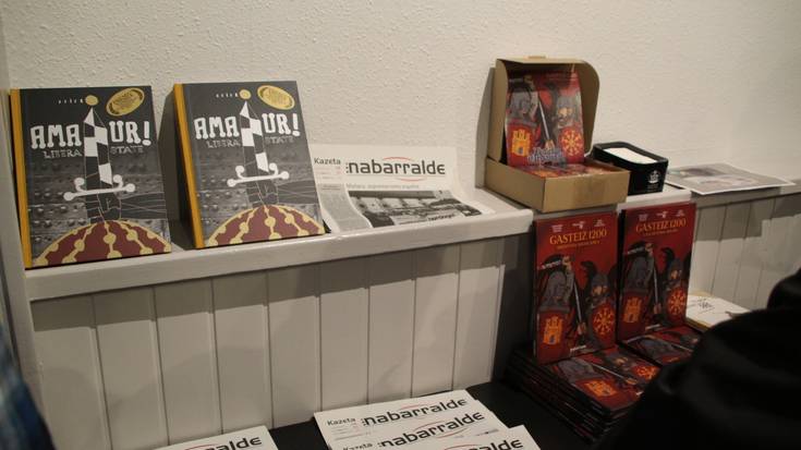 Bi nobela grafiko, historia ezagutarazteko