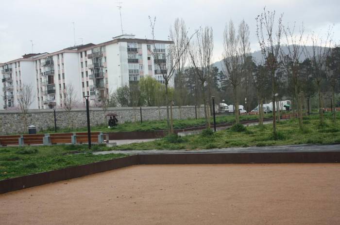 Askatasun parkearen zaintza eza