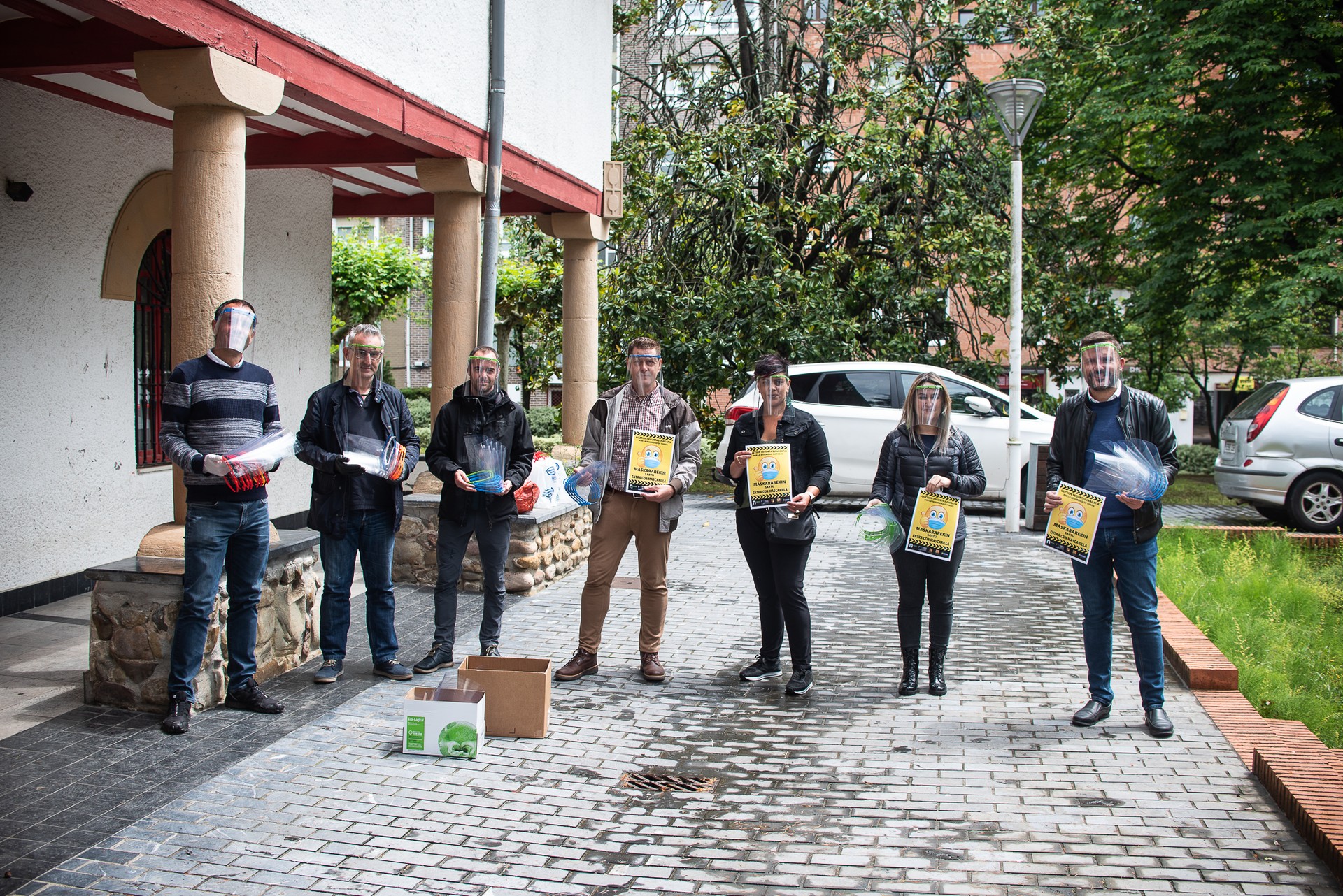 Usurbilgo Lanbide Eskolak egindako 478 babes-maskara banatuko dituzte Lasarte-Oriako komertzioetan