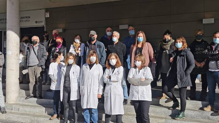 Osakidetzako lehen mailako arretaren desegitearen aurka protestatu dute