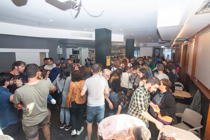 Jalgi Kafe Antzokia alokatzen du Ttakun Kultur Elkarteak