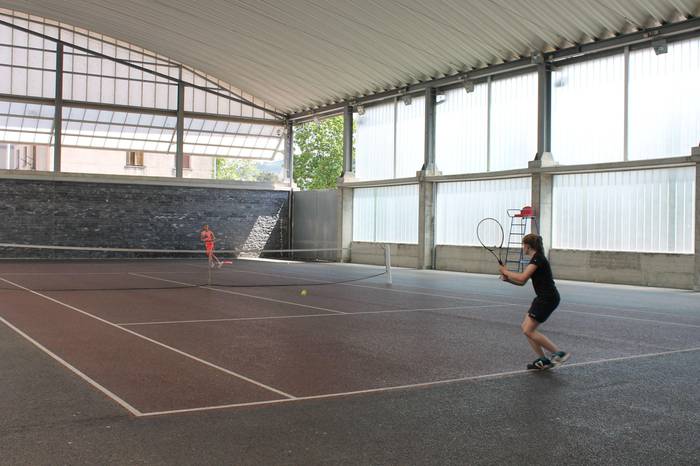 Asteburu honetan hasi da LOKEren eskolarteko tenis txapelketa
