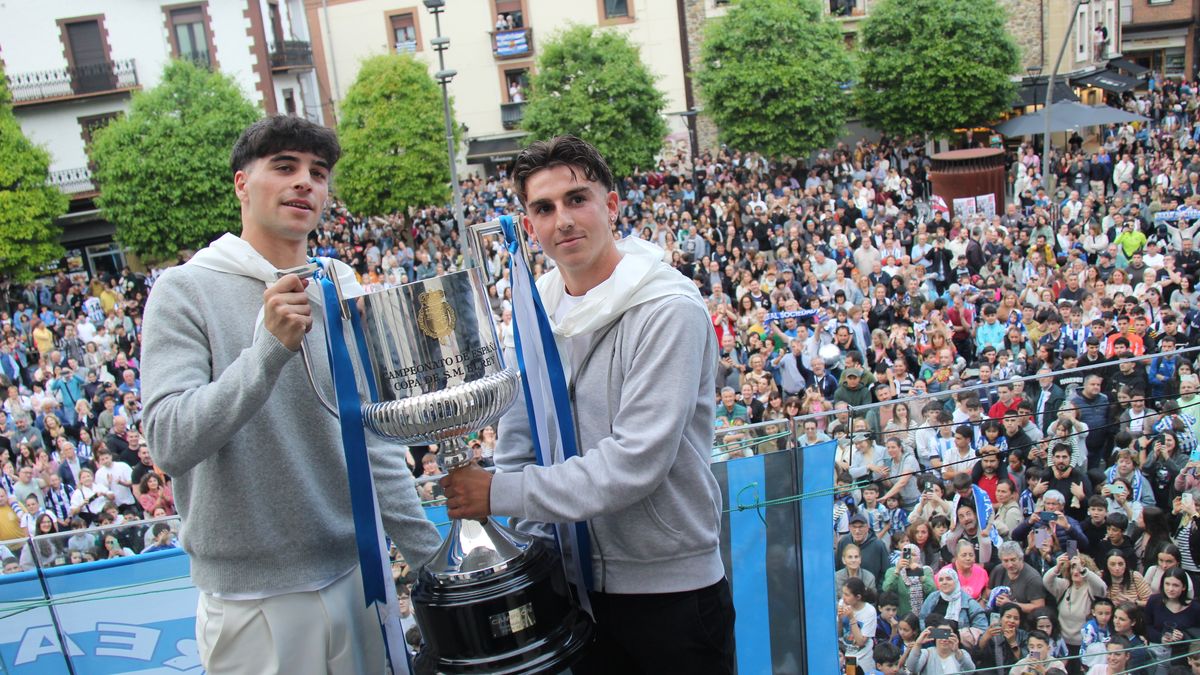 Martin, Astiazaran eta Errege Kopari harrera beroa